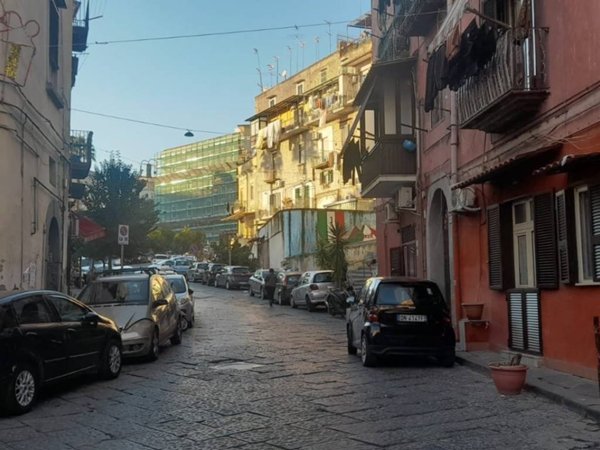 appartamento in vendita a Napoli in zona Stella