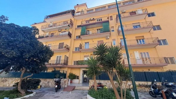 appartamento in vendita a Napoli in zona Bagnoli