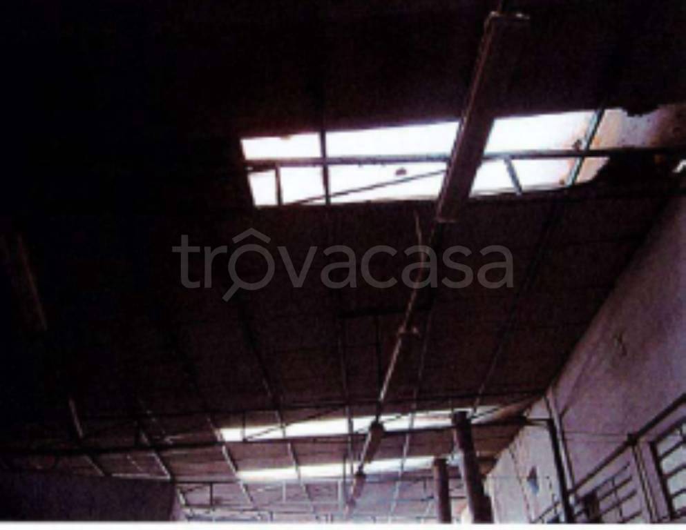 locale di sgombero in vendita a Napoli in zona Poggioreale