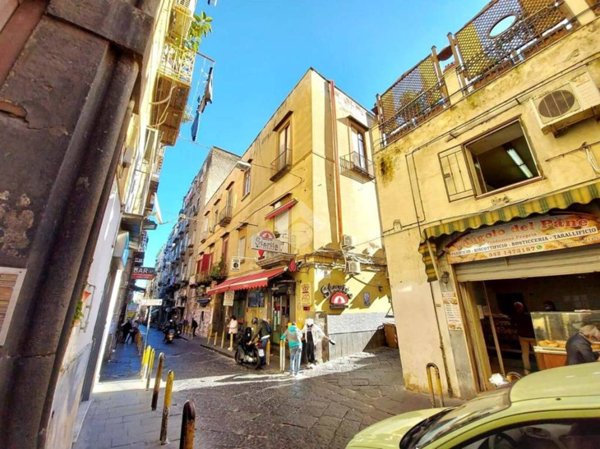 appartamento in vendita a Napoli in zona Stella
