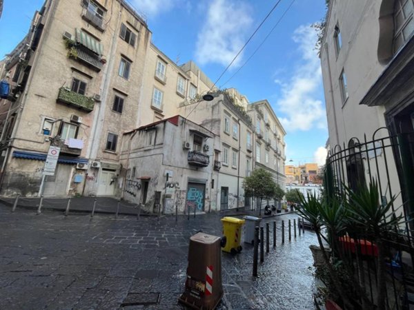 appartamento in vendita a Napoli in zona Stella