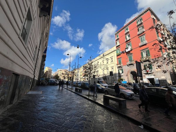 appartamento in vendita a Napoli in zona Stella