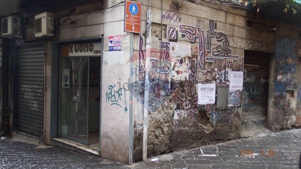 locale commerciale in vendita a Napoli