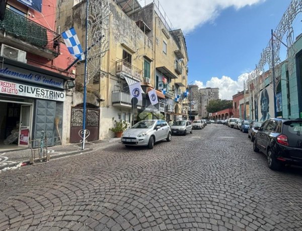appartamento in vendita a Napoli in zona Barra