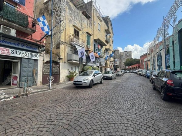 appartamento in vendita a Napoli in zona Barra