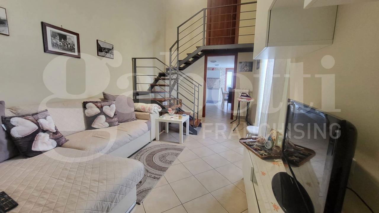 appartamento in vendita a Napoli in zona Bagnoli