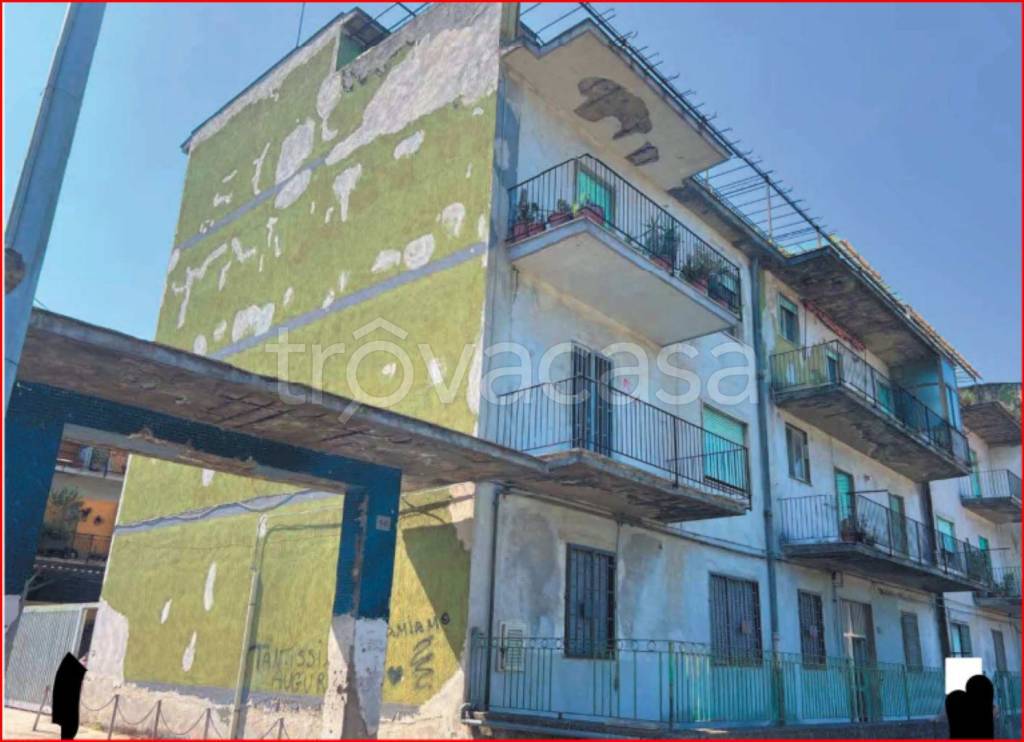 appartamento in vendita a Napoli in zona Barra