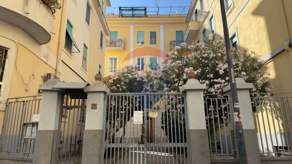 appartamento in vendita a Napoli in zona Arenella