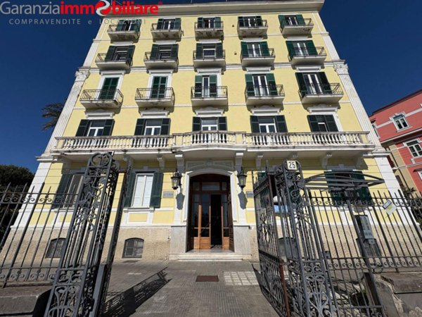appartamento in vendita a Napoli in zona Posillipo