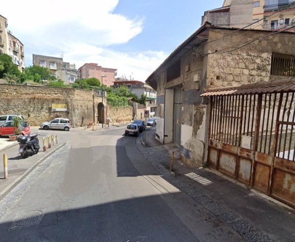 appartamento in vendita a Napoli in zona San Carlo all'Arena