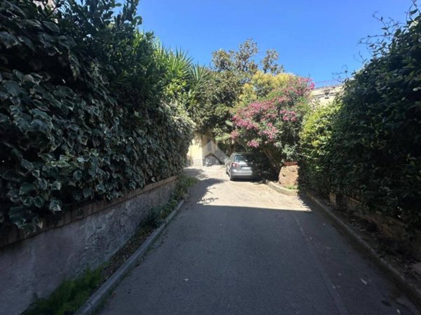 appartamento in vendita a Napoli in zona San Ferdinando
