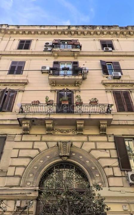appartamento in vendita a Napoli in zona Pendino / San Giuseppe