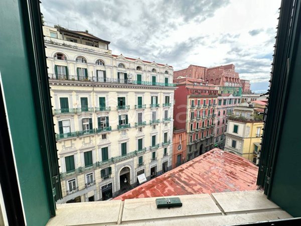 appartamento in vendita a Napoli in zona Chiaia