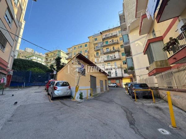 appartamento in vendita a Napoli in zona Fuorigrotta