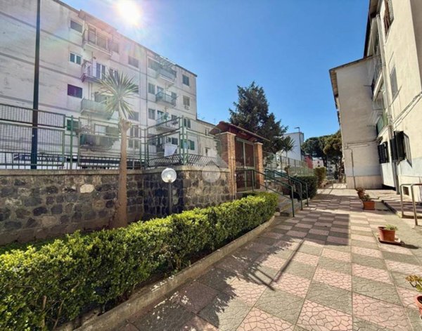 appartamento in vendita a Napoli in zona Fuorigrotta