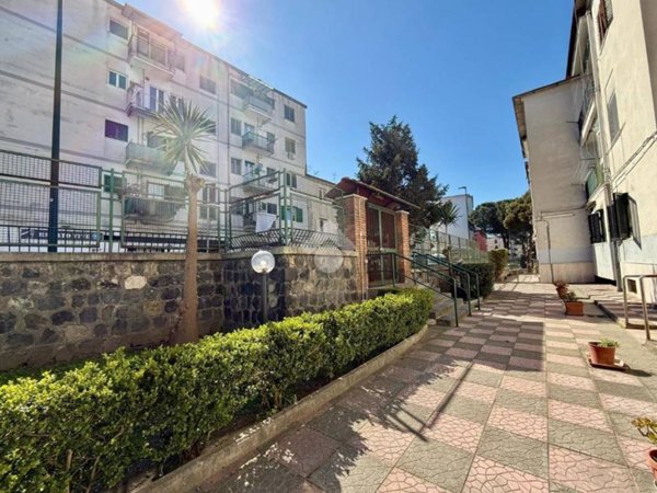 appartamento in vendita a Napoli in zona Fuorigrotta