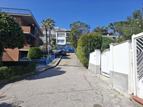 appartamento in vendita a Napoli in zona Posillipo