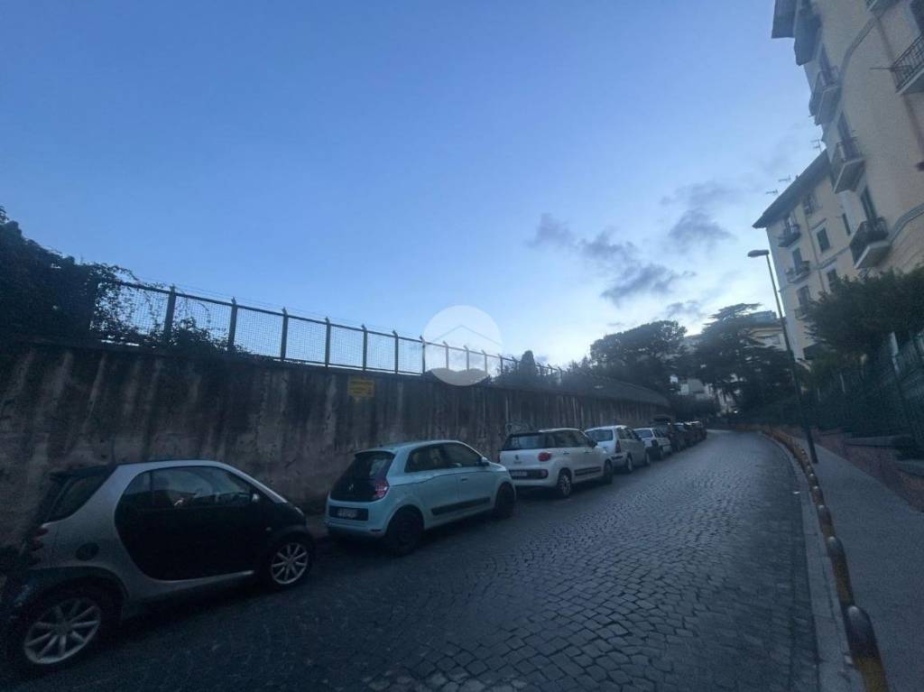 monolocale in vendita a Napoli in zona San Carlo all'Arena