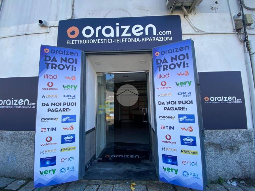 negozio in vendita a Napoli in zona Poggioreale