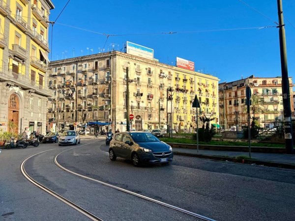 negozio in vendita a Napoli in zona Poggioreale