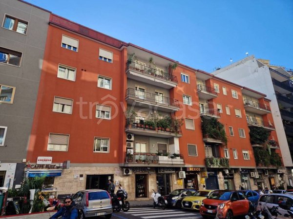 appartamento in vendita a Napoli in zona Chiaia