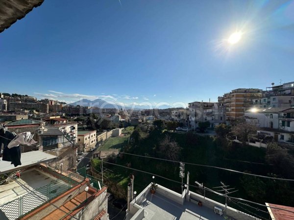 appartamento in vendita a Napoli in zona Stella