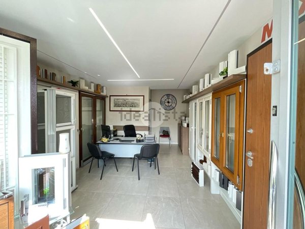 ufficio in vendita a Napoli in zona Soccavo