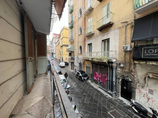 appartamento in vendita a Napoli in zona Pendino / San Giuseppe