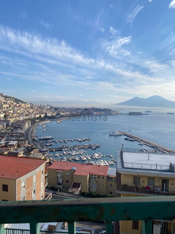 locale commerciale in vendita a Napoli in zona Posillipo