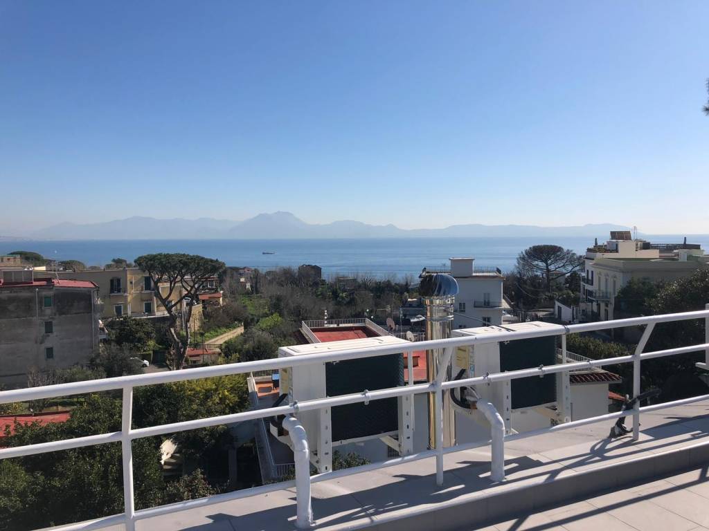 casa indipendente in vendita a Napoli in zona Posillipo