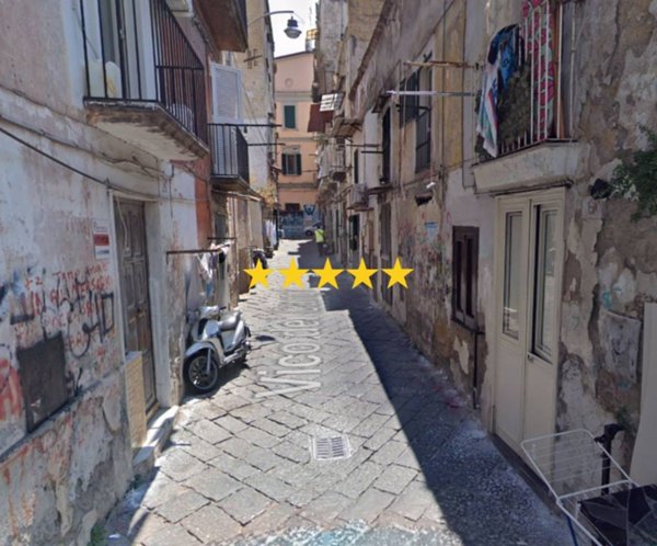 appartamento in vendita a Napoli in zona Stella