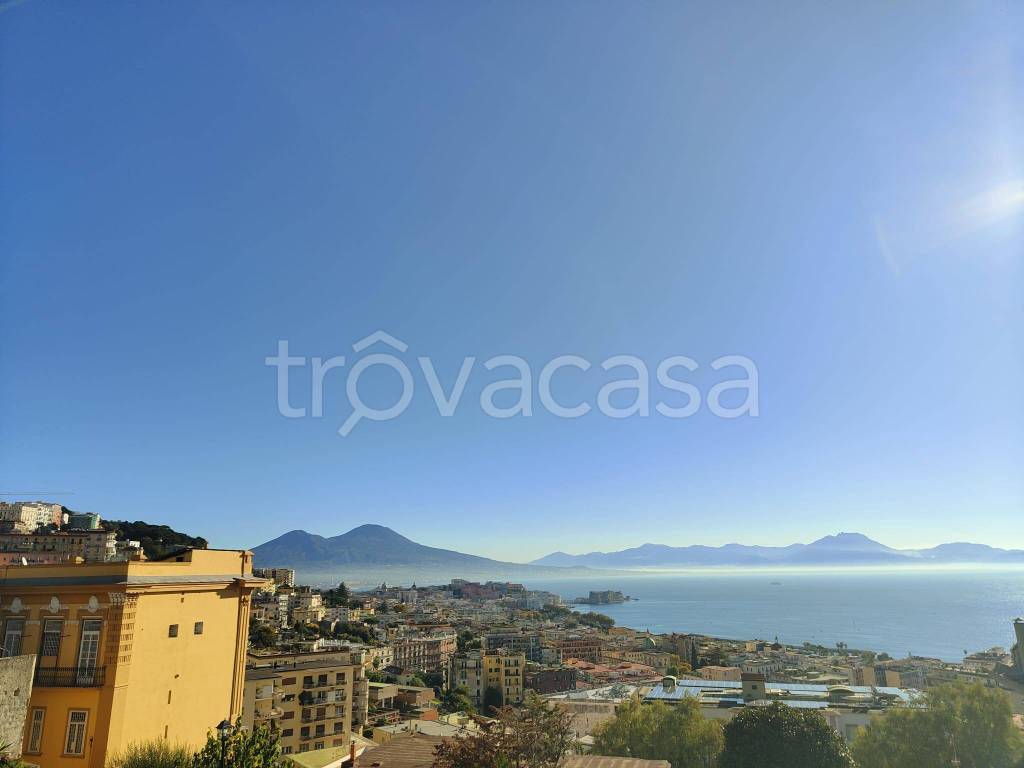 appartamento in vendita a Napoli in zona Chiaia