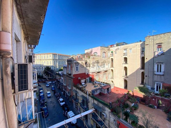 appartamento in vendita a Napoli in zona Stella