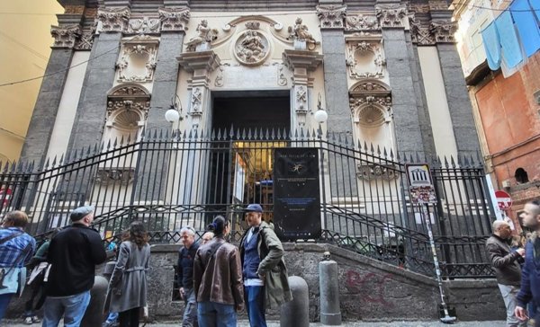 appartamento in vendita a Napoli in zona San Lorenzo