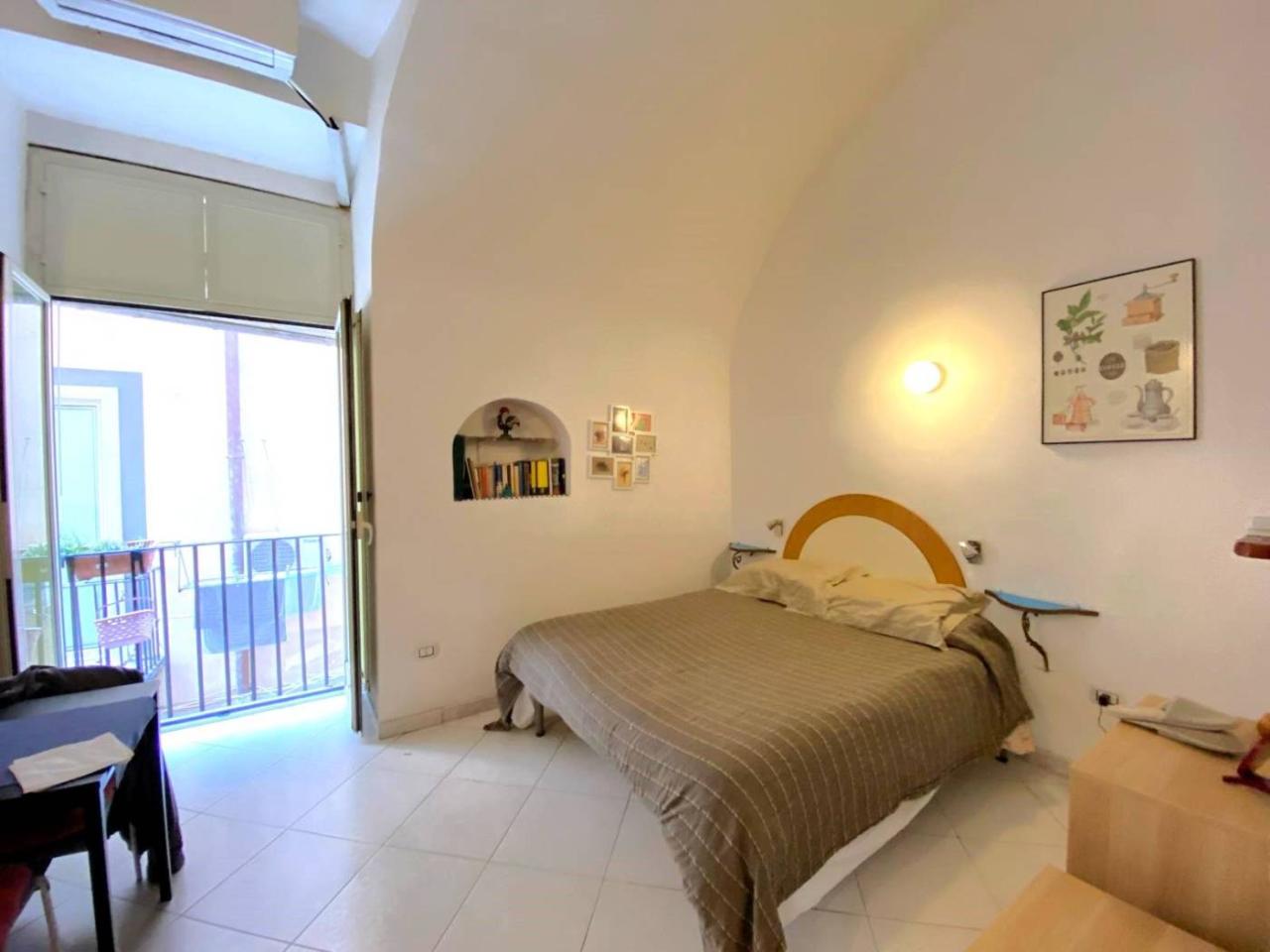 appartamento in vendita a Napoli in zona Stella