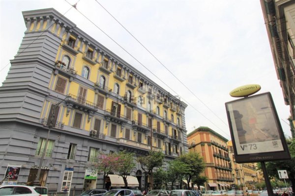 appartamento in vendita a Napoli in zona Pendino / San Giuseppe