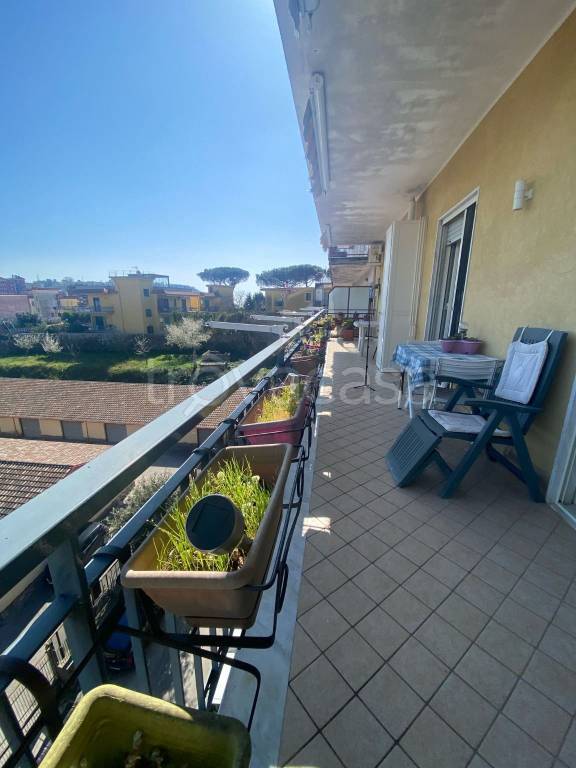 appartamento in vendita a Napoli in zona Pianura