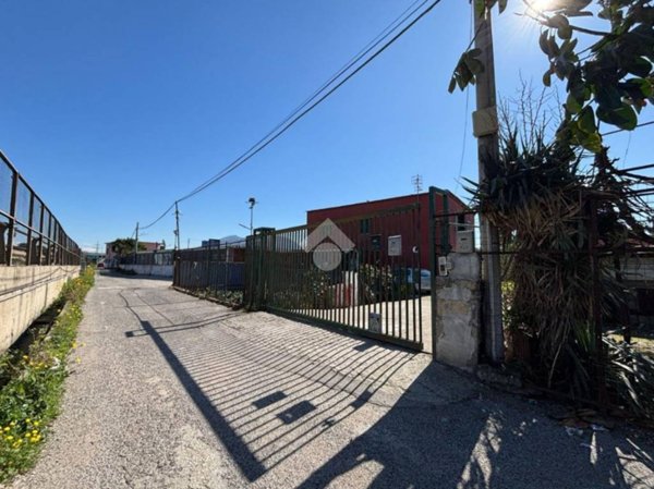 appartamento in vendita a Napoli in zona Barra