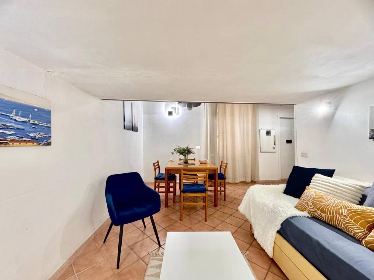 appartamento in vendita a Napoli in zona Stella