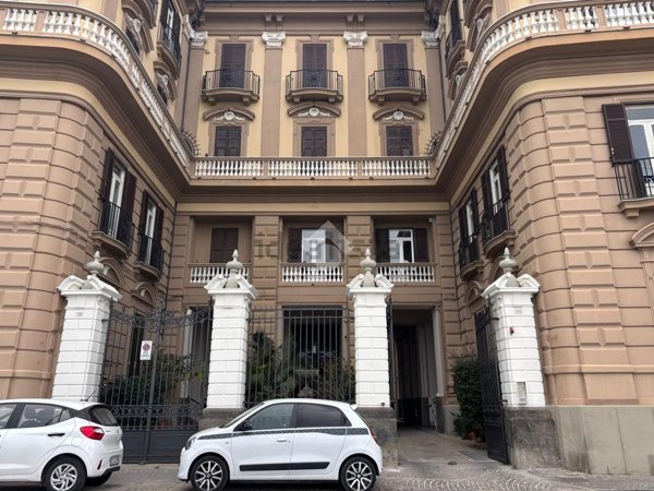 appartamento in vendita a Napoli in zona Posillipo
