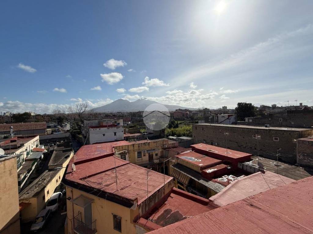 appartamento in vendita a Napoli in zona Barra