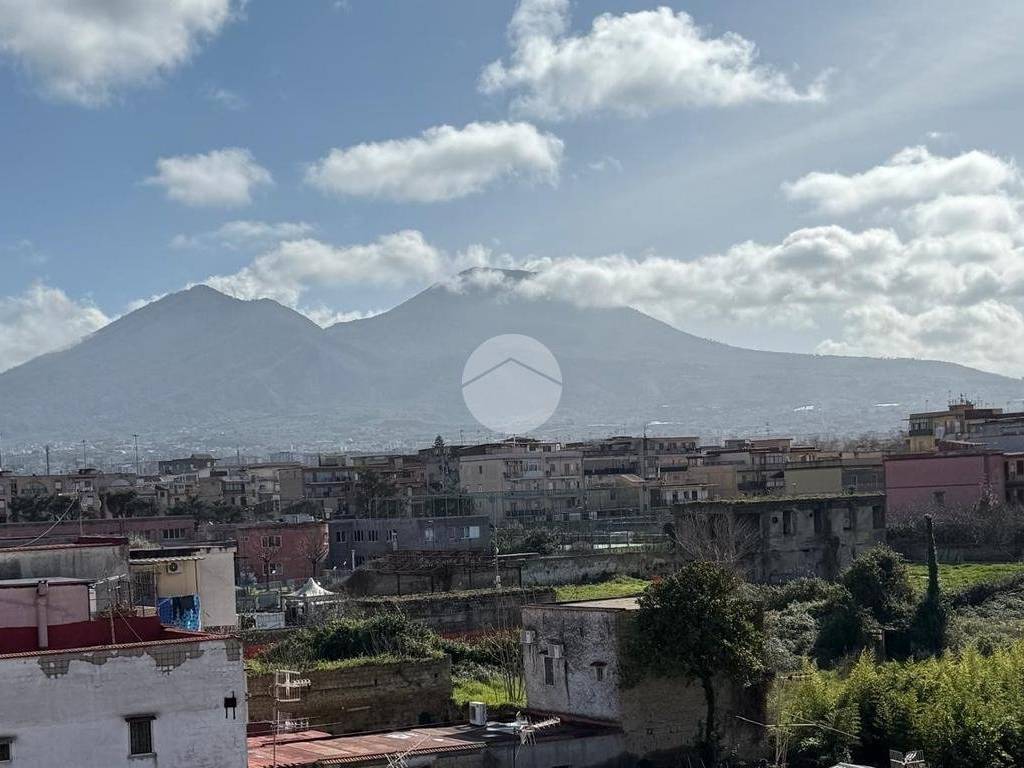 appartamento in vendita a Napoli in zona Barra