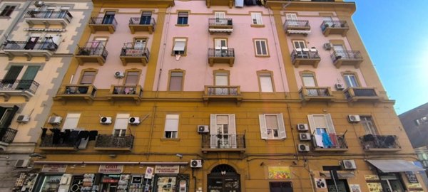 appartamento in vendita a Napoli in zona Vicaria