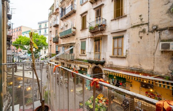 appartamento in vendita a Napoli in zona Stella