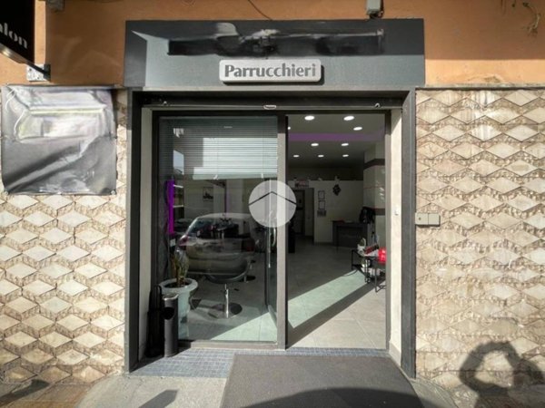 negozio in vendita a Napoli in zona Pianura