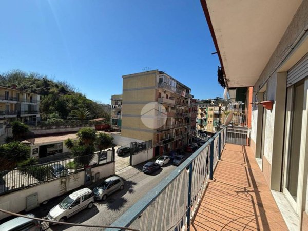 appartamento in vendita a Napoli in zona San Carlo all'Arena