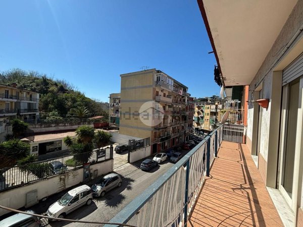 appartamento in vendita a Napoli in zona San Carlo all'Arena