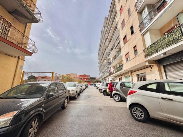 appartamento in vendita a Napoli in zona Pianura