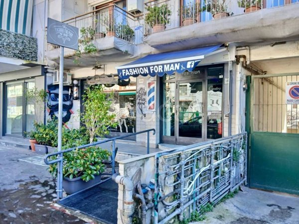 trivano in vendita a Napoli in zona Pianura