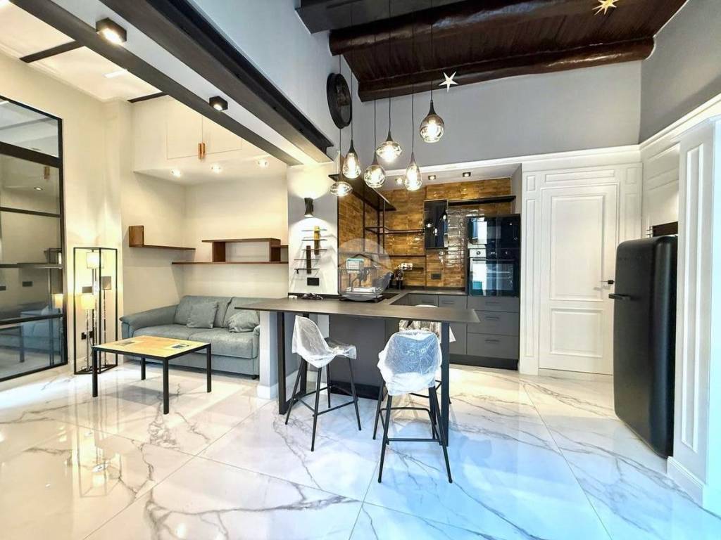 appartamento in vendita a Napoli in zona Montecalvario